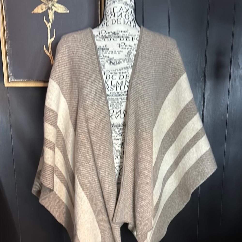 Elegant Beige and Cream Women's Poncho